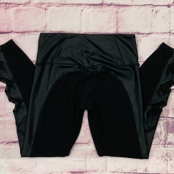 Athleta Faux Leather Cutout Athletic Legging’s size SX - Picture 6 of 7